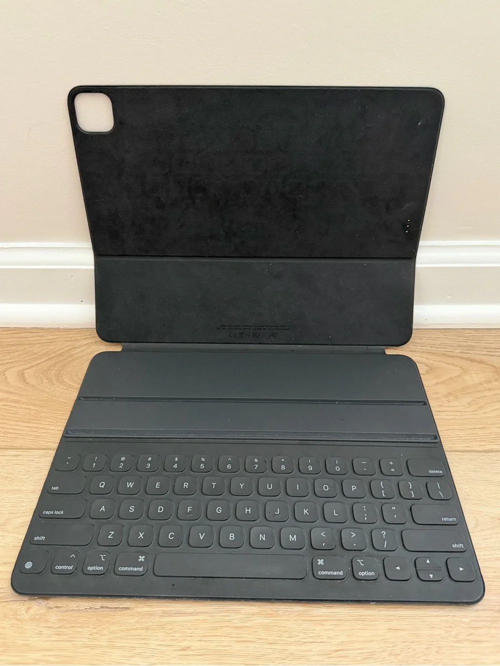 Apple iPad Smart Folio Case - Black Cover